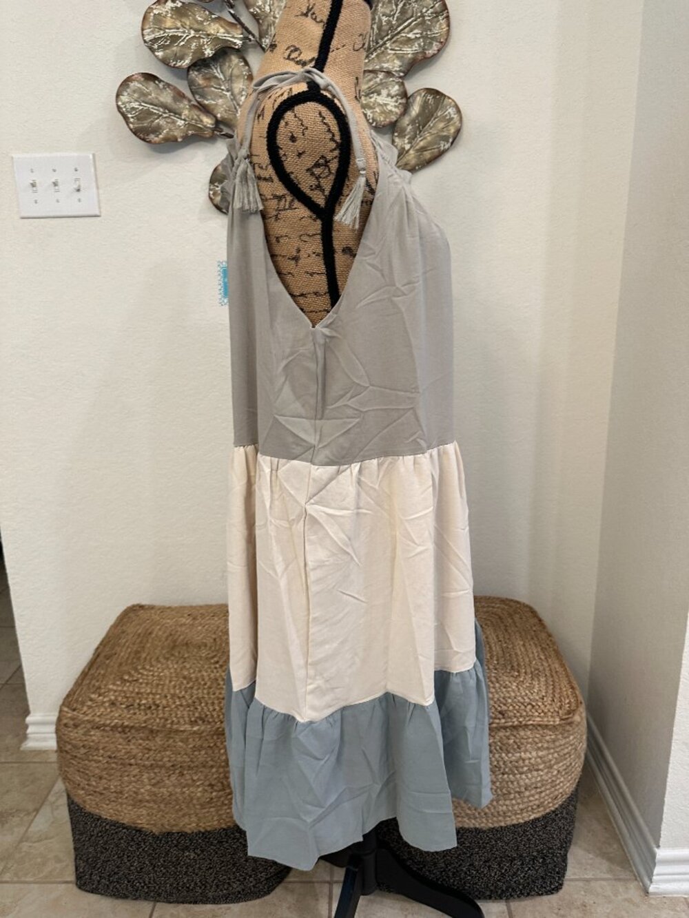 Hayden Los Angeles Tiered Mini Dress Gray Cream Blue Size L NWT - Picture 4 of 9